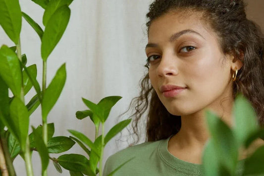 WHAT IS OILY SKIN?